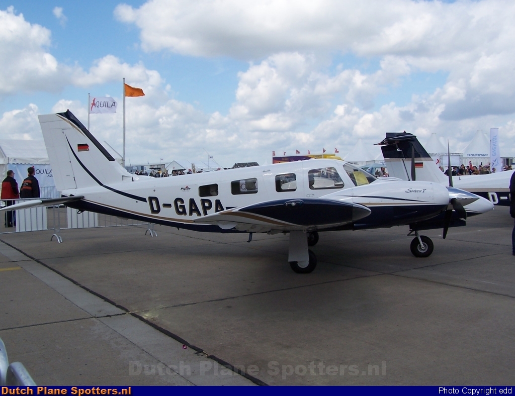 D-GAPA Piper PA-34 Seneca Private by edd