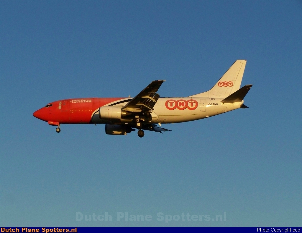 OO-TNK Boeing 737-300 TNT Airways by edd