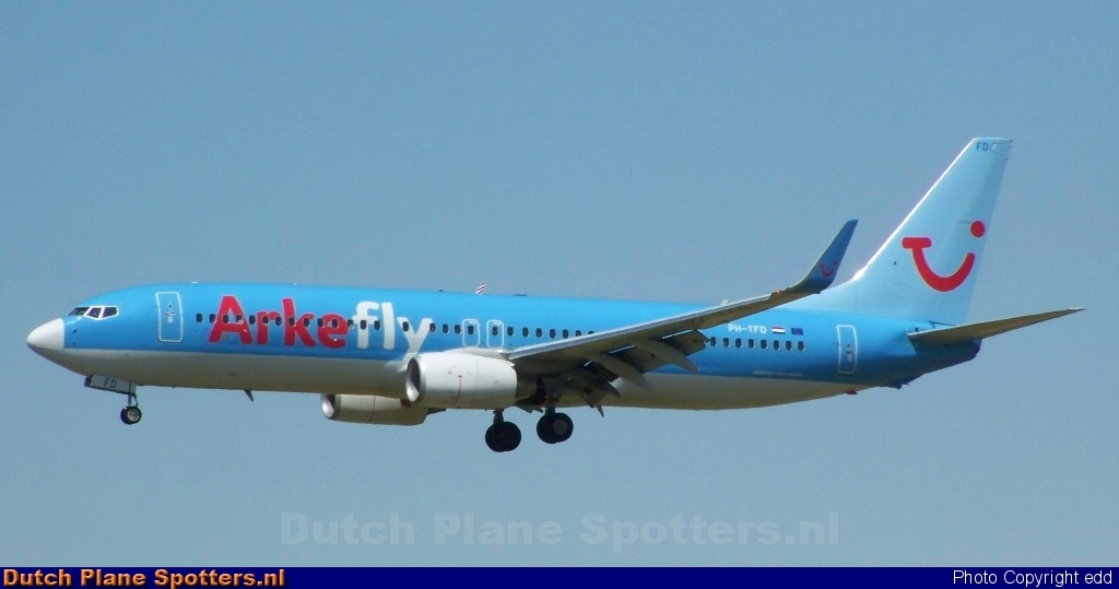 PH-TFD Boeing 737-800 ArkeFly by edd