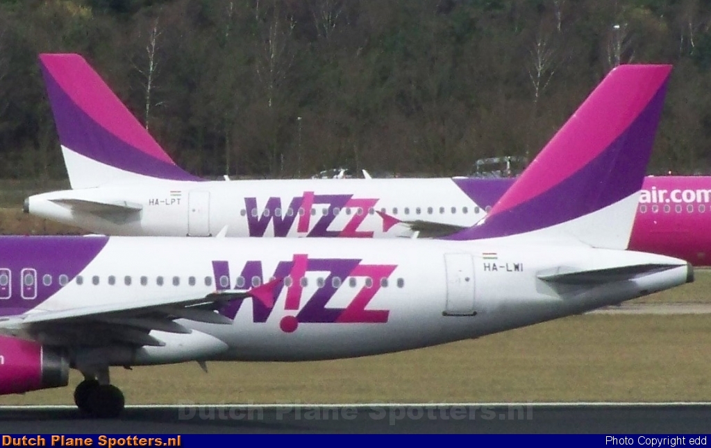 HA-LWI Airbus A320 Wizz Air by edd