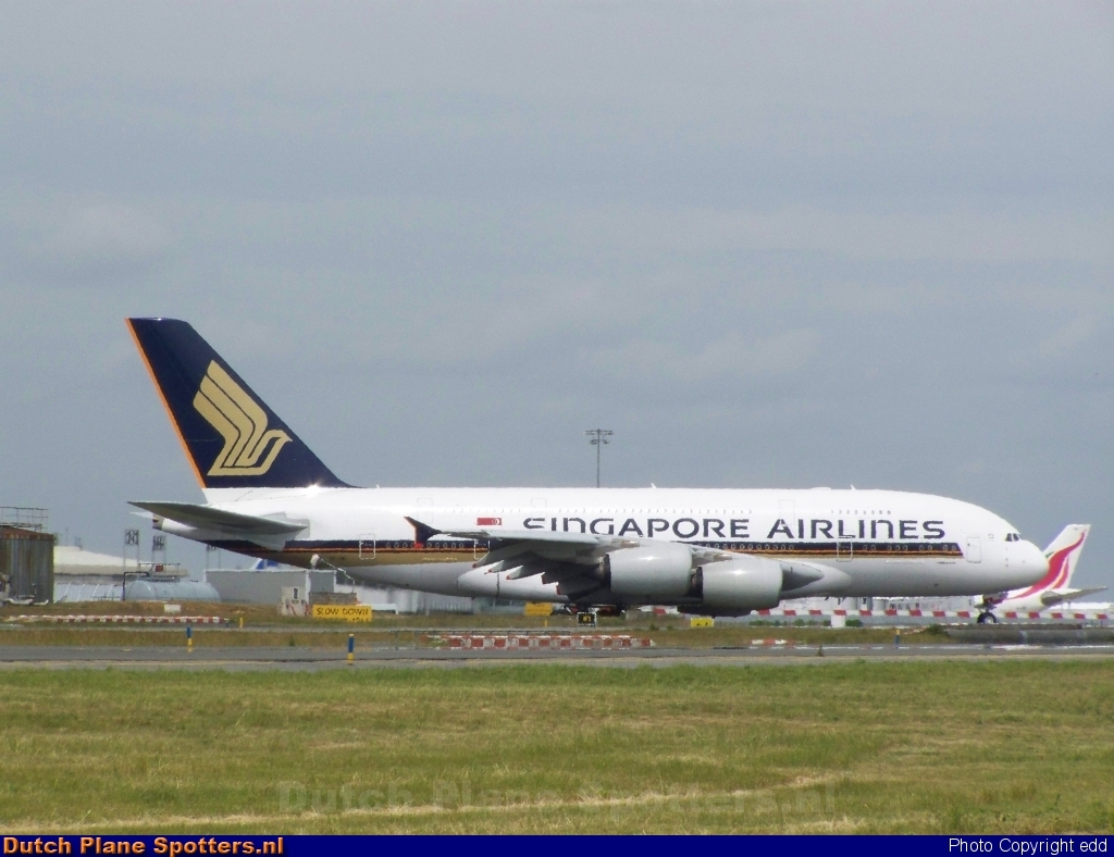 9V-SKI Airbus A380-800 Singapore Airlines by edd