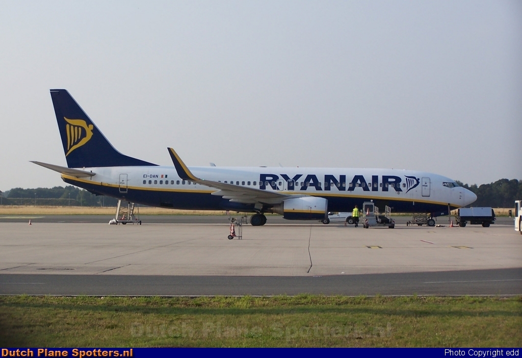 EI-DAN Boeing 737-800 Ryanair by edd