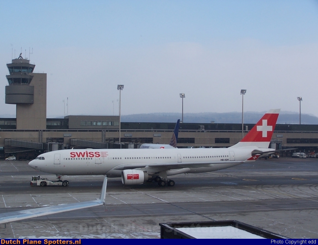 HB-IQH Airbus A330-200 Swiss International Air Lines by edd