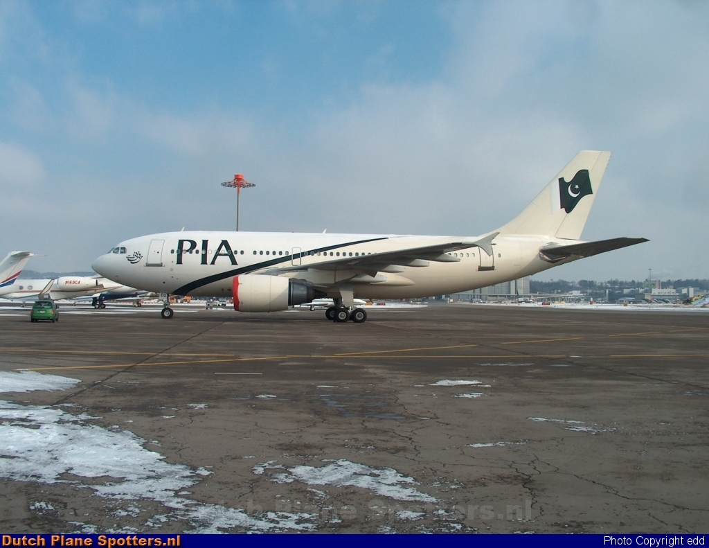 AP-BEQ Airbus A310 PIA Pakistan International Airlines by edd