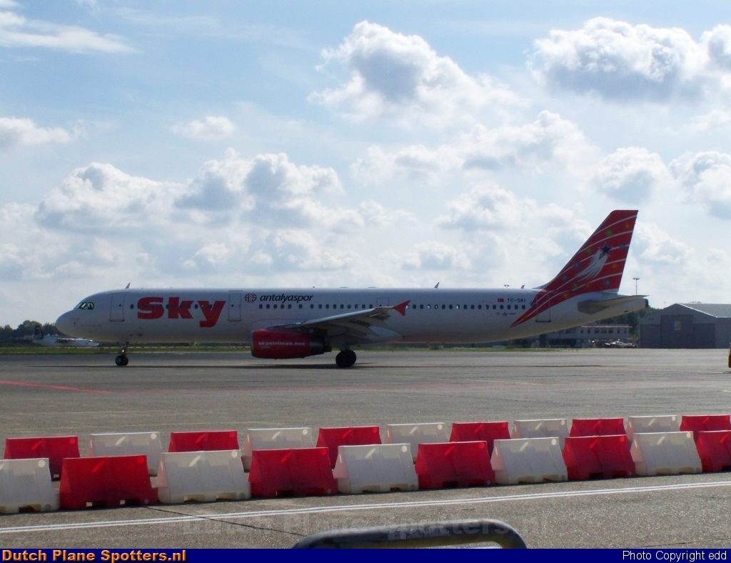 TC-SKI Airbus A321 Sky Airlines by edd