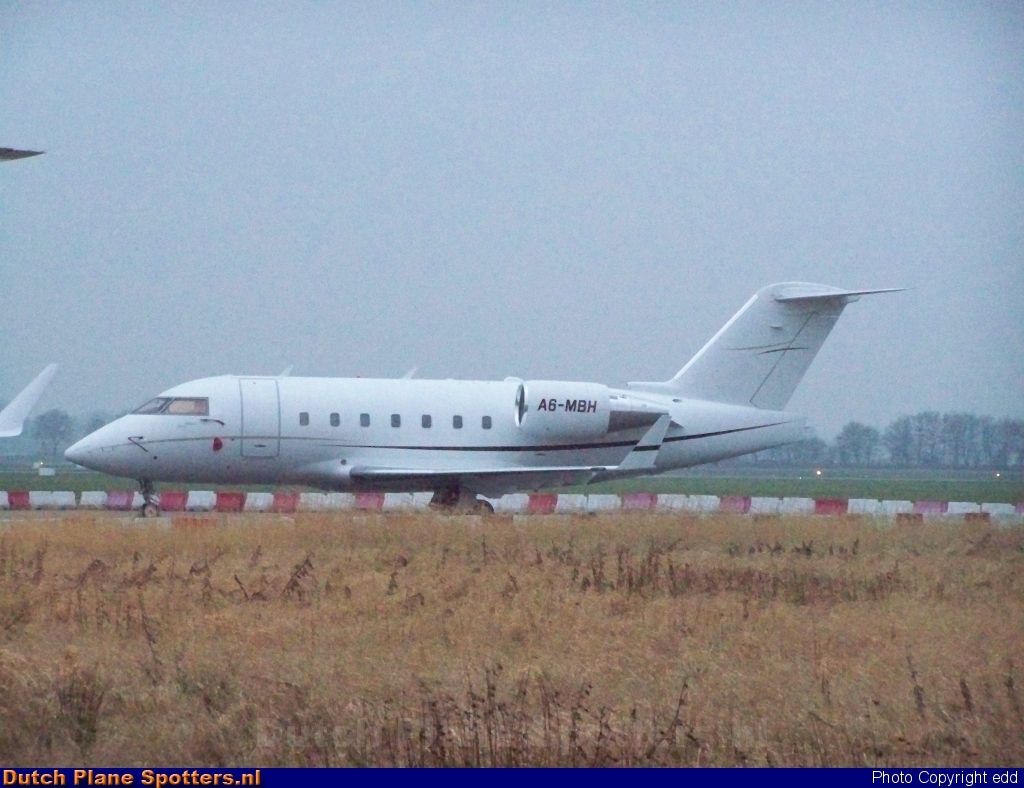 A6-MBH Bombardier Challenger 600 Private by edd