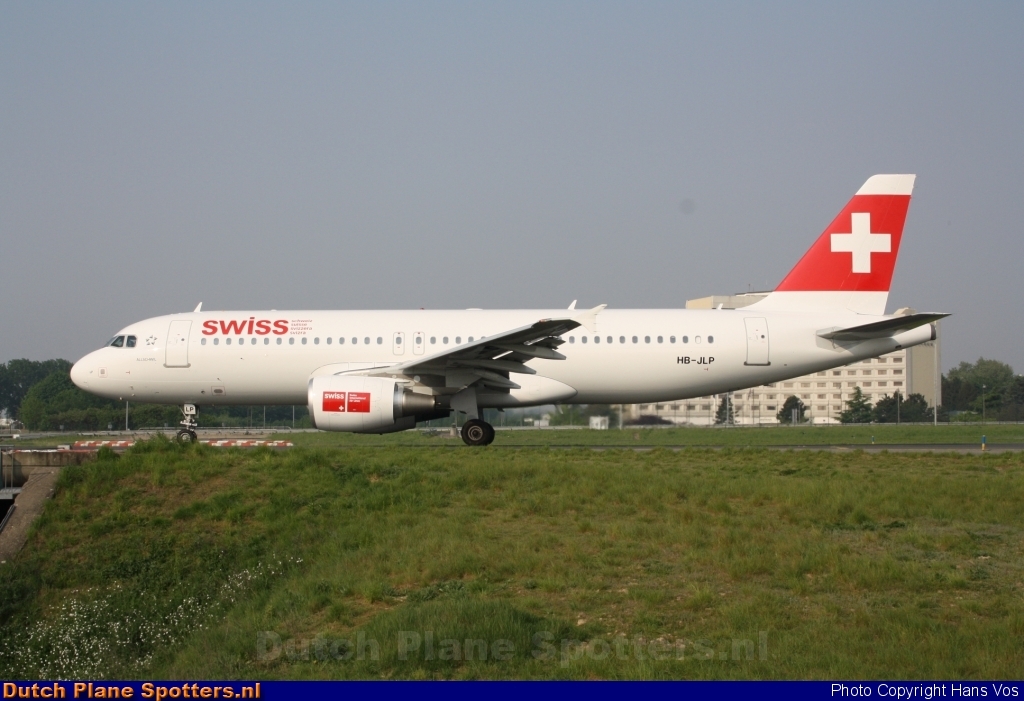 HB-JLP Airbus A320 Swiss International Air Lines by Hans Vos