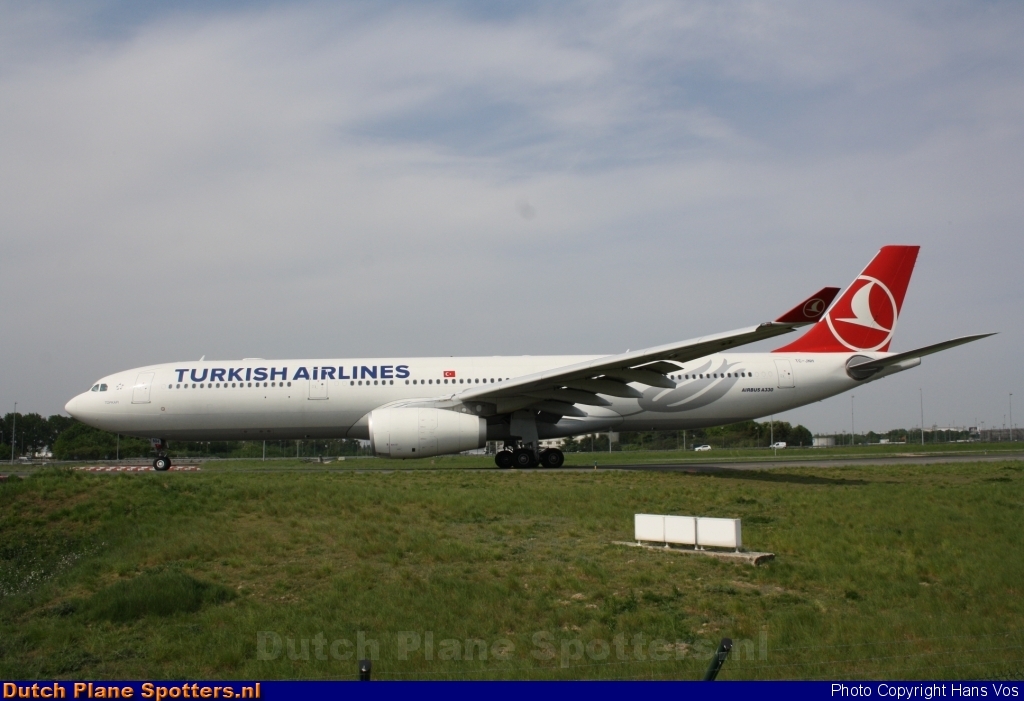 TC-JNH Airbus A330-300 Turkish Airlines by Hans Vos
