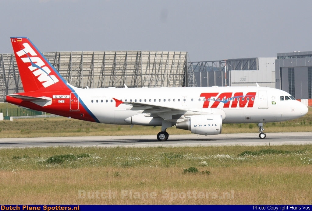 D-AVYA Airbus A319 TAM by Hans Vos