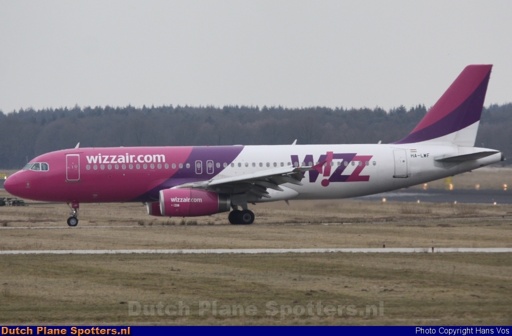 HA-LWF Airbus A320 Wizz Air by Hans Vos