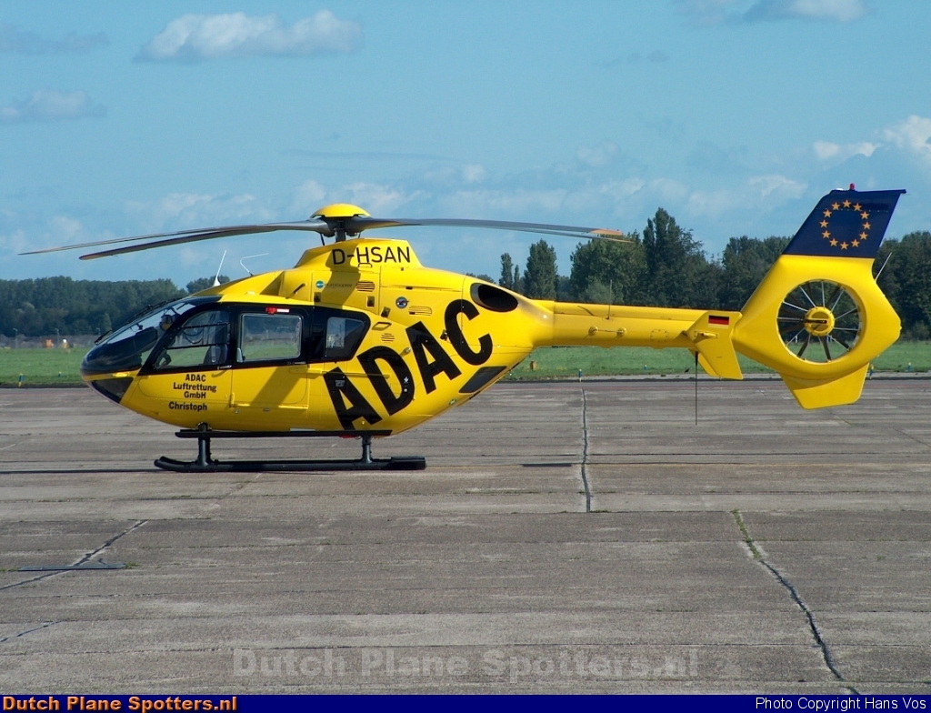 D-HSAN Eurocopter EC-135 ADAC Luftrettung by Hans Vos