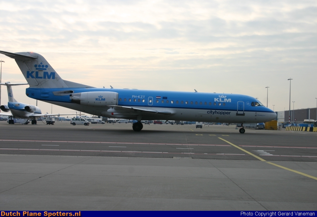 PH-KZT Fokker 70 KLM Cityhopper by Gerard Vaneman