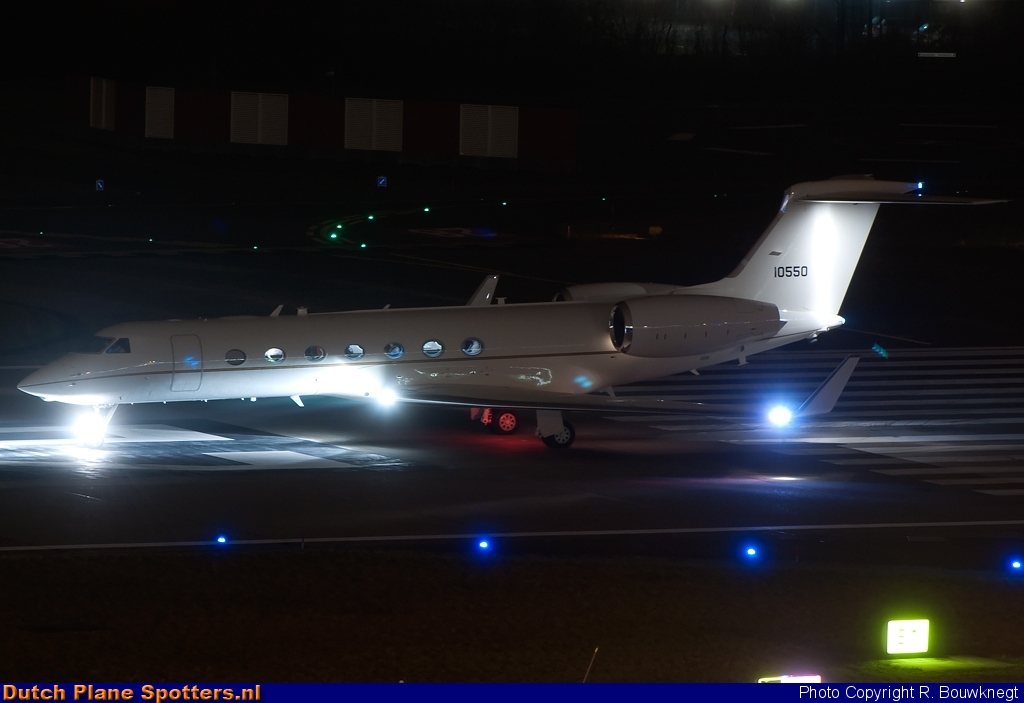 11-0550 Gulfstream G550 MIL - US Air Force by R. Bouwknegt