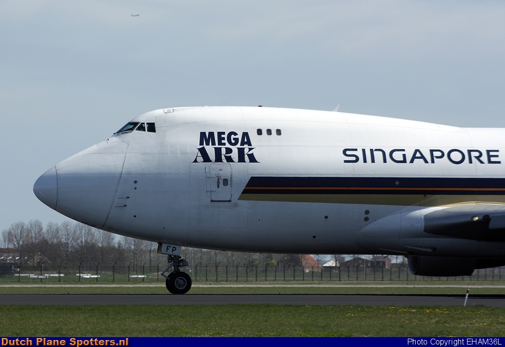 9V-SFP Boeing 747-400 Singapore Airlines Cargo by EHAM36L