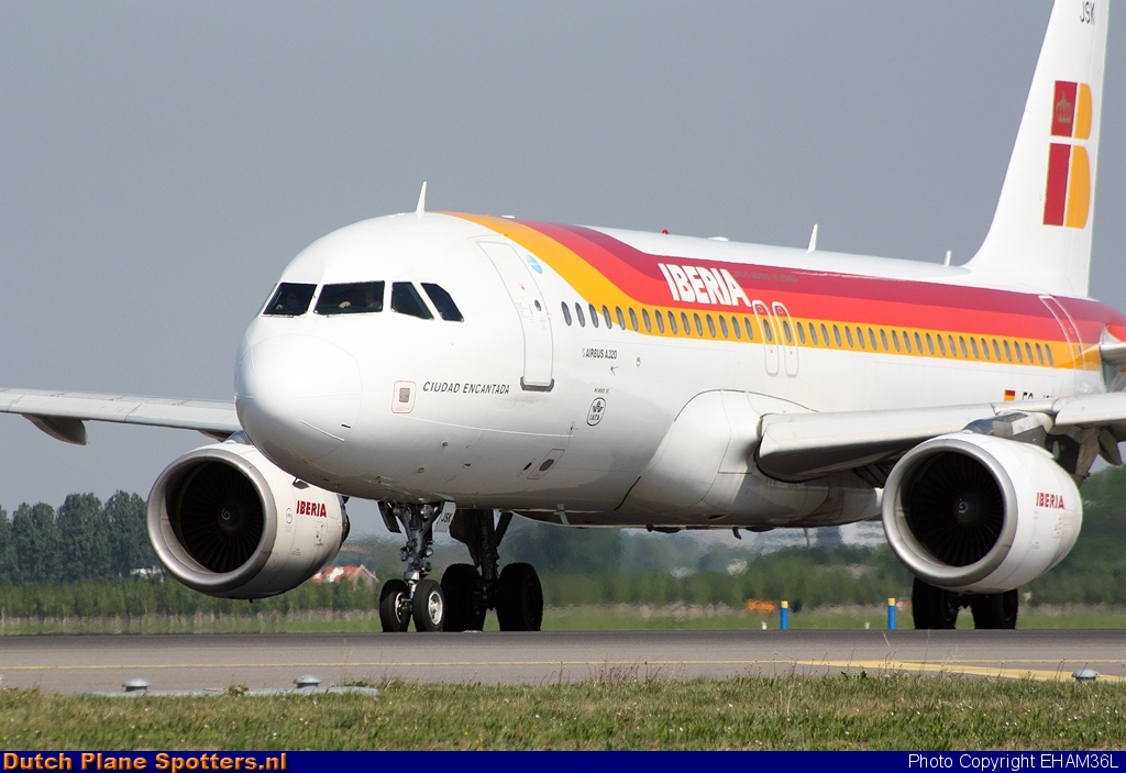 EC-JSK Airbus A320 Iberia by EHAM36L