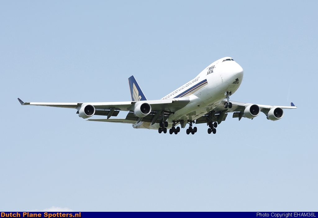 9V-SFP Boeing 747-400 Singapore Airlines Cargo by EHAM36L