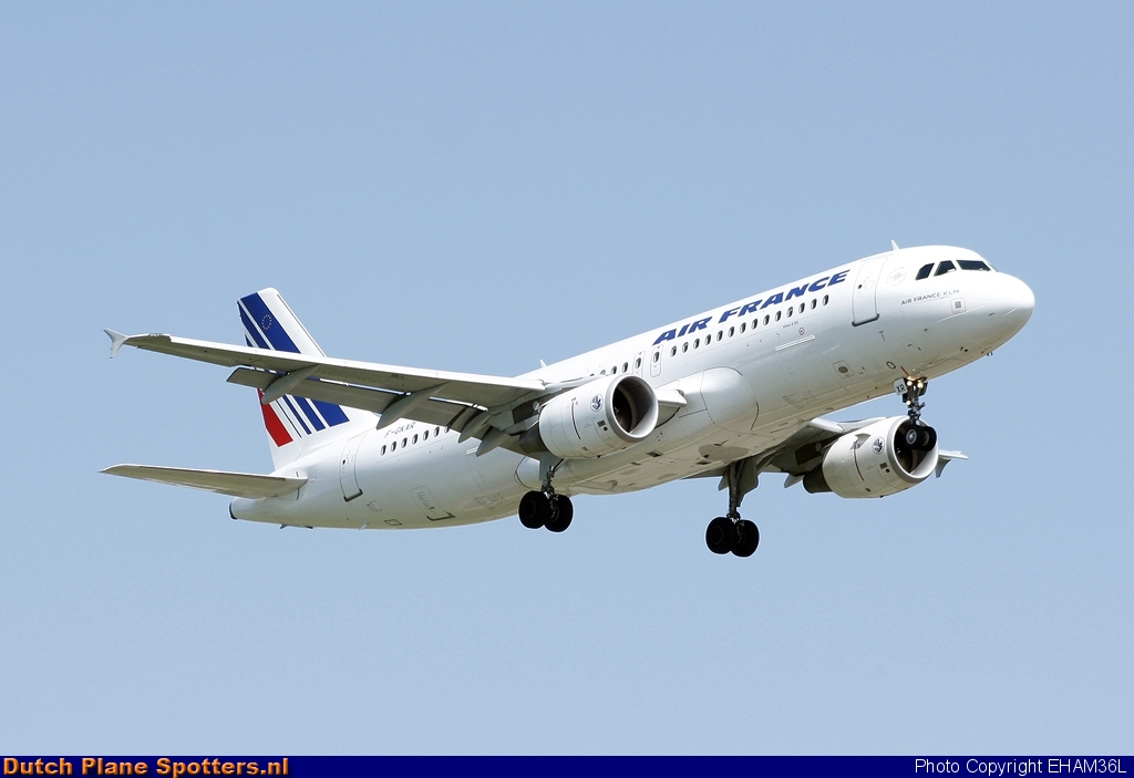 F-GKXR Airbus A320 Air France by EHAM36L