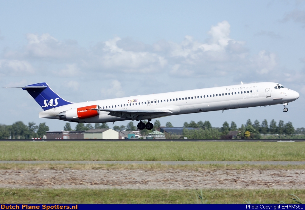 LN-ROX McDonnell Douglas MD-82 SAS Scandinavian Airlines by EHAM36L