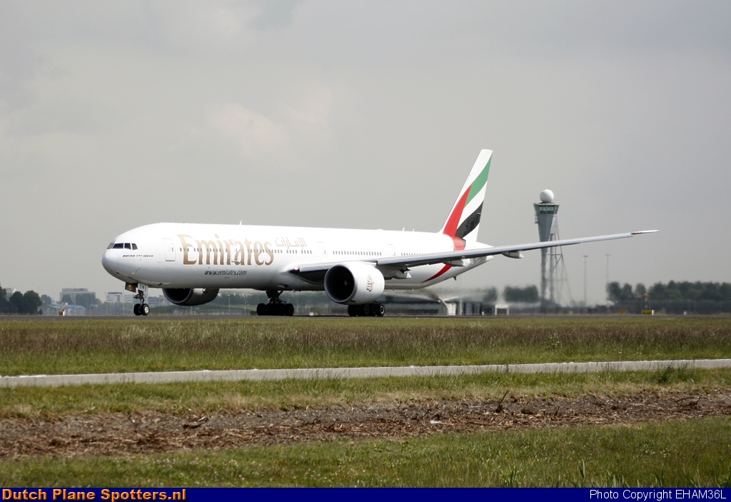 A6-ECN Boeing 777-300 Emirates by EHAM36L