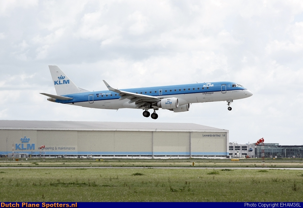 PH-EZC Embraer 190 KLM Cityhopper by EHAM36L