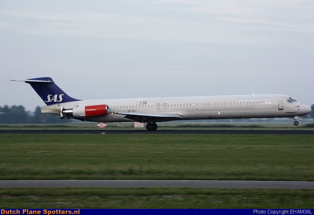 SE-DIL McDonnell Douglas MD-82 SAS Scandinavian Airlines by EHAM36L