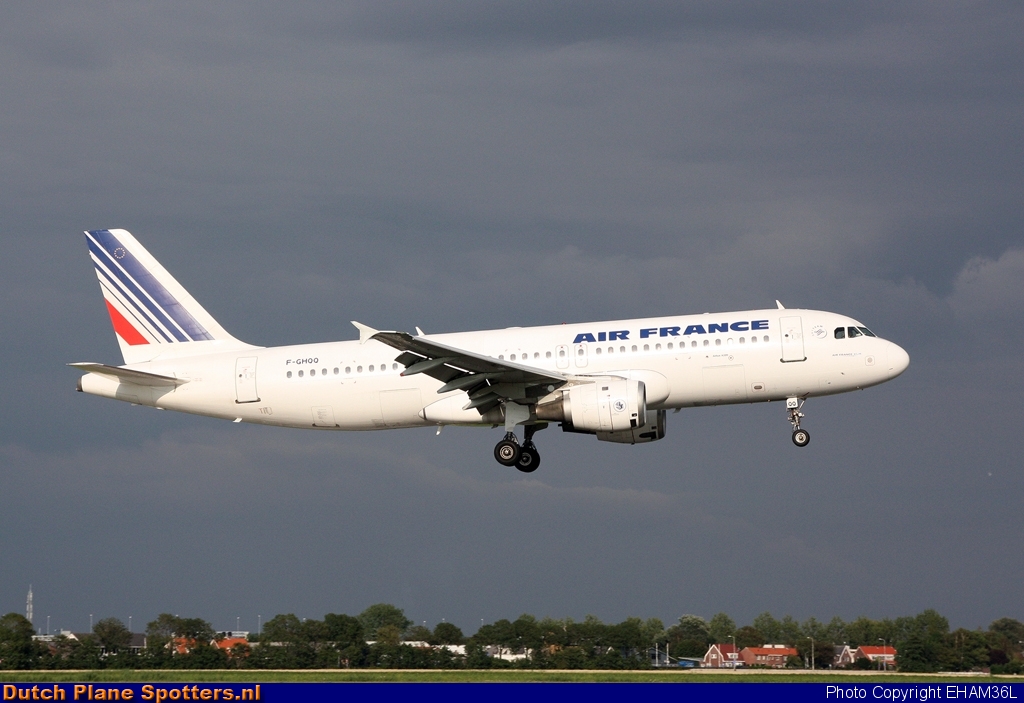 F-GHQQ Airbus A320 Air France by EHAM36L