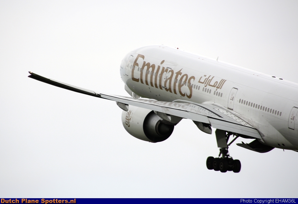 A6-EBQ Boeing 777-300 Emirates by EHAM36L
