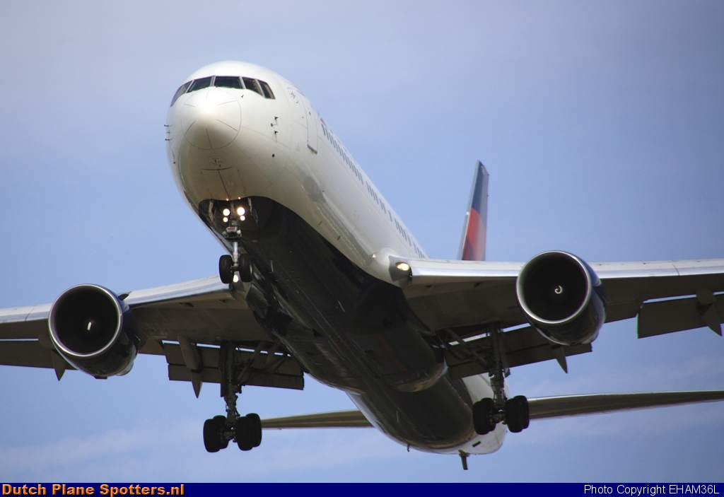 N176DN Boeing 767-300 Delta Airlines by EHAM36L