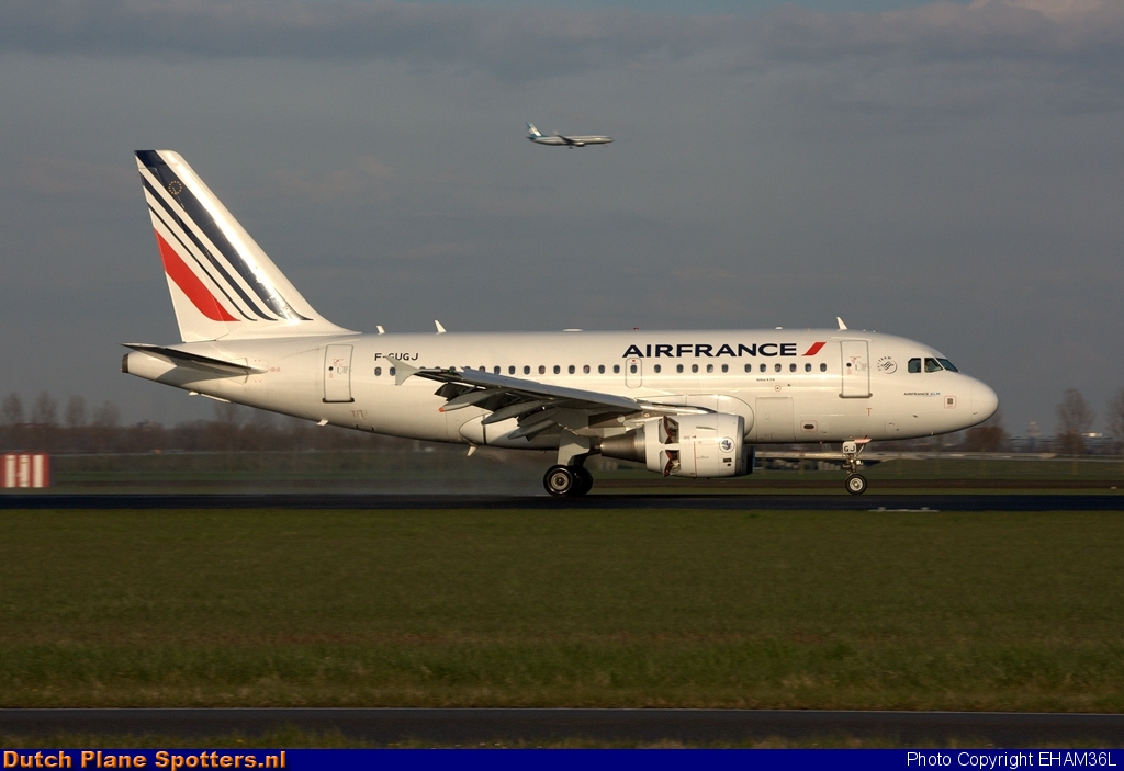 F-GUGJ Airbus A318 Air France by EHAM36L