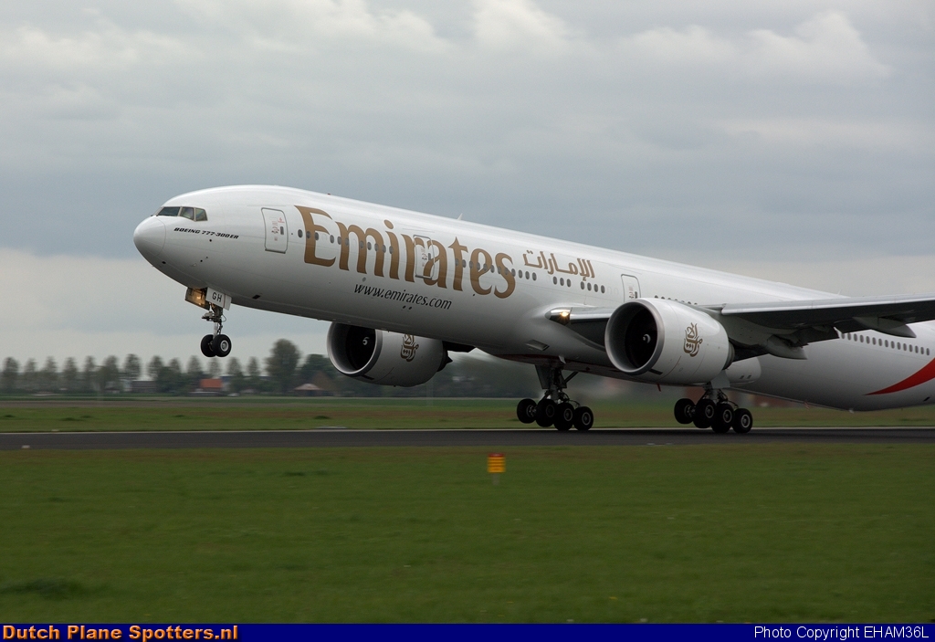 A6-EGH Boeing 777-300 Emirates by EHAM36L