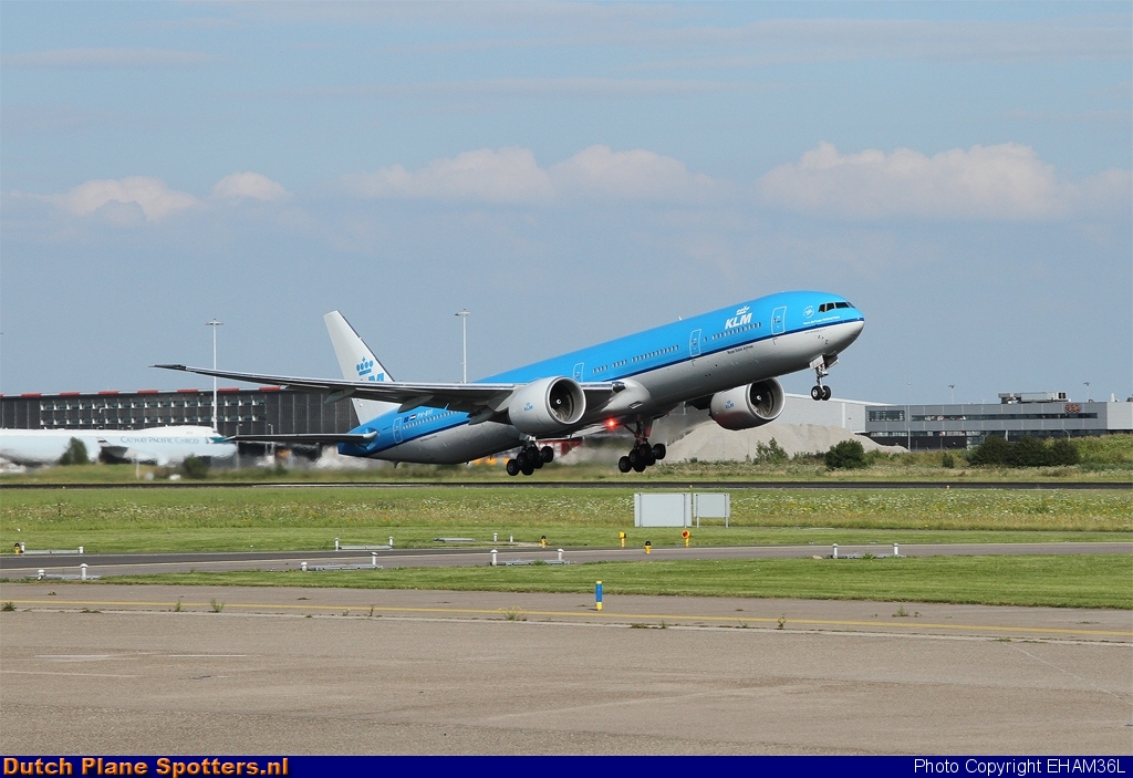 PH-BVI Boeing 777-300 KLM Royal Dutch Airlines by EHAM36L