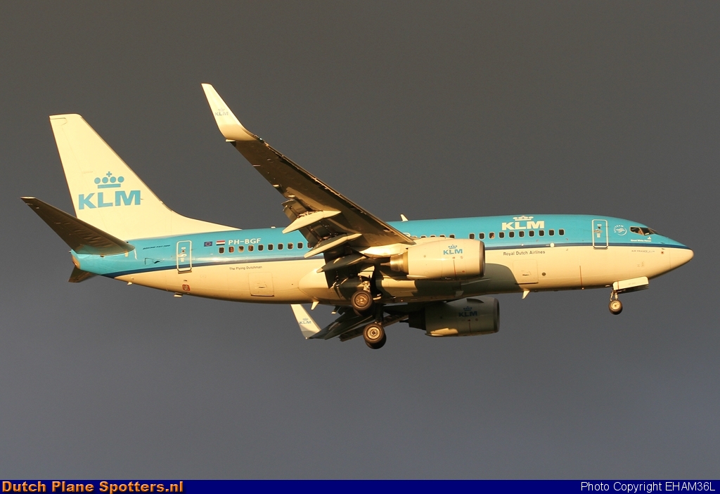 PH-BGF Boeing 737-700 KLM Royal Dutch Airlines by EHAM36L