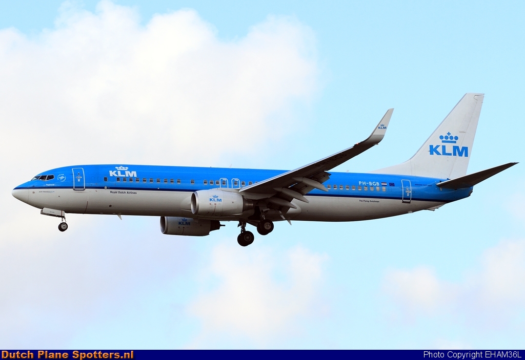 PH-BGB Boeing 737-800 KLM Royal Dutch Airlines by EHAM36L