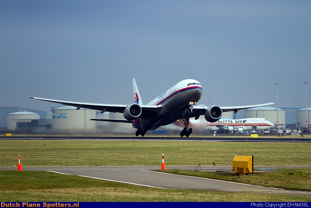 9M-MRF Boeing 777-200 Malaysia Airlines by EHAM36L