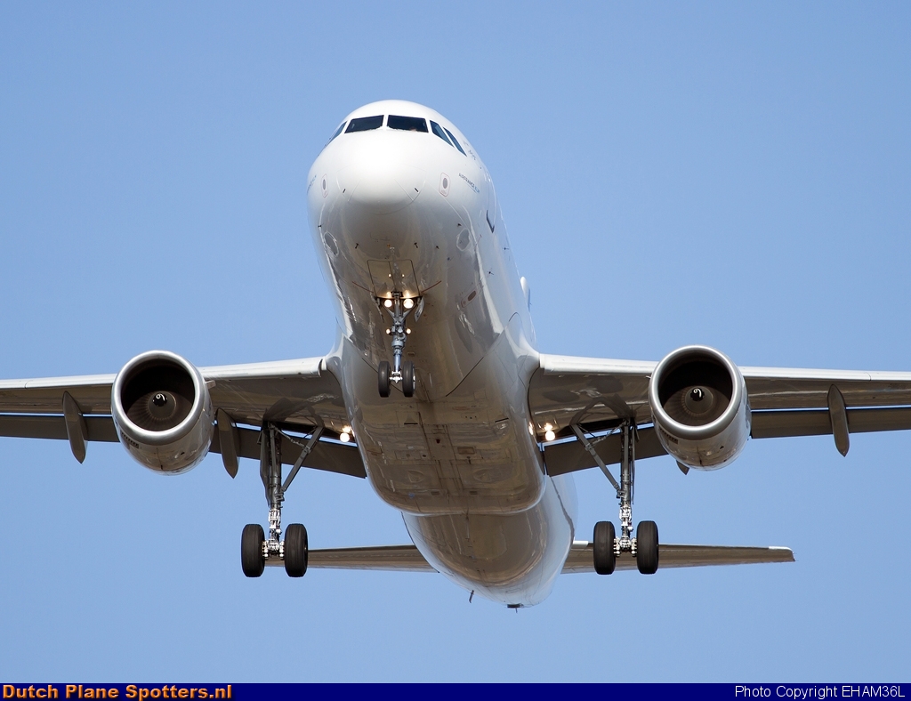 F-GKXA Airbus A320 Air France by EHAM36L