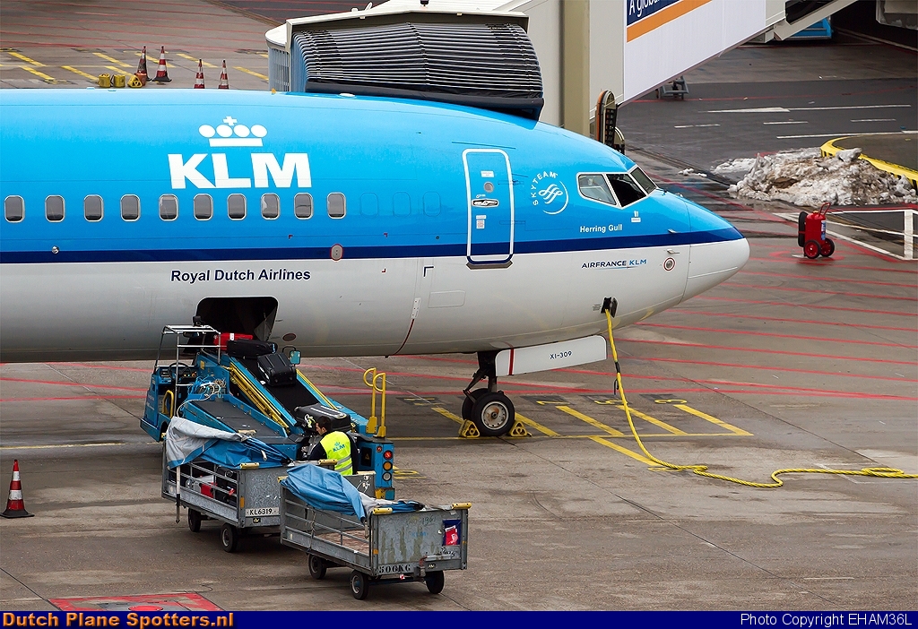PH-BXI Boeing 737-800 KLM Royal Dutch Airlines by EHAM36L