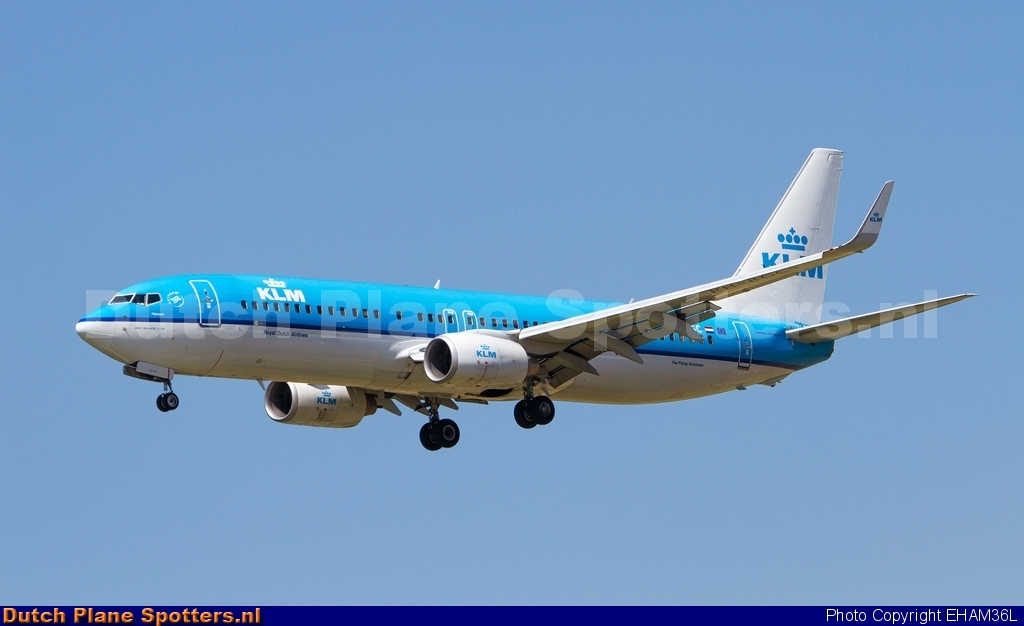 PH-BGC Boeing 737-800 KLM Royal Dutch Airlines by EHAM36L