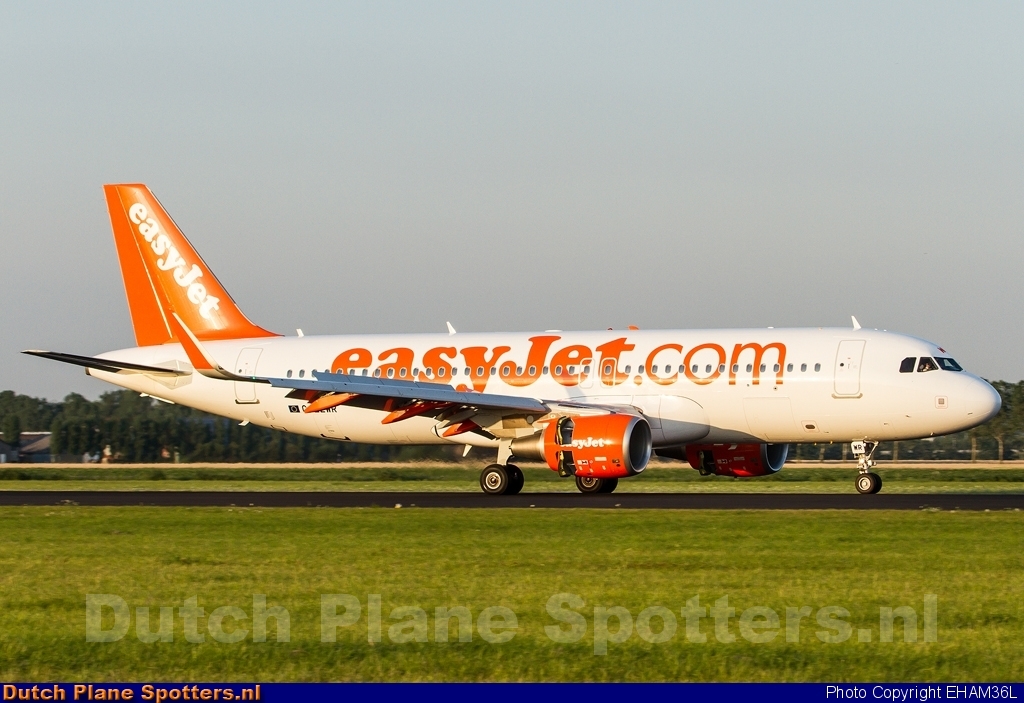 G-EZWR Airbus A320 easyJet by EHAM36L