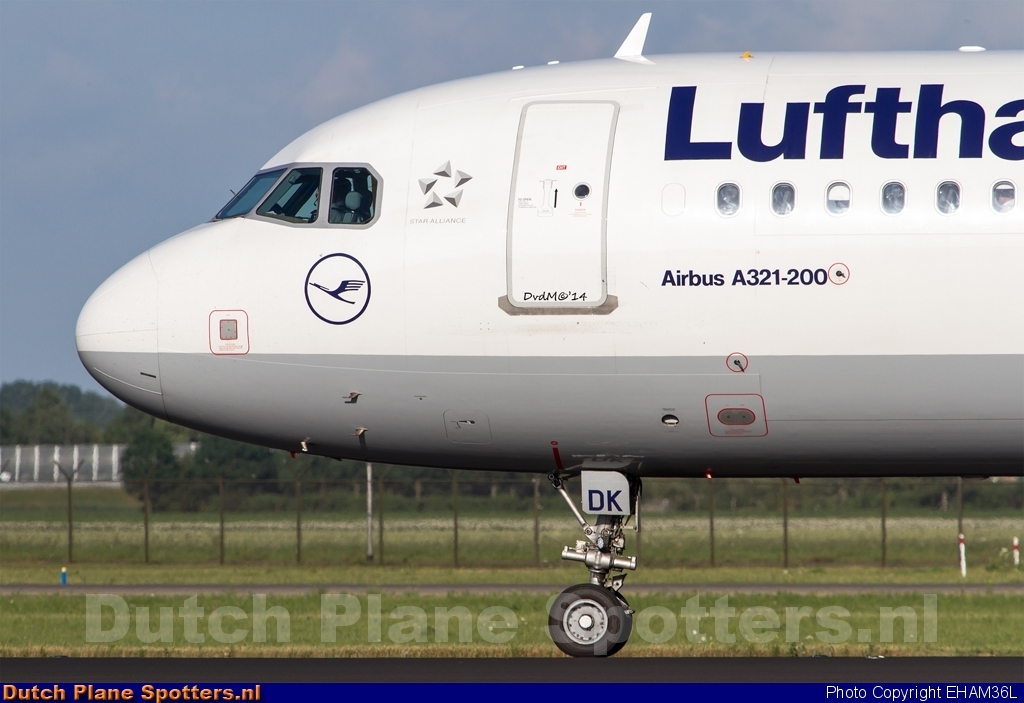 D-AIDK Airbus A321 Lufthansa by EHAM36L