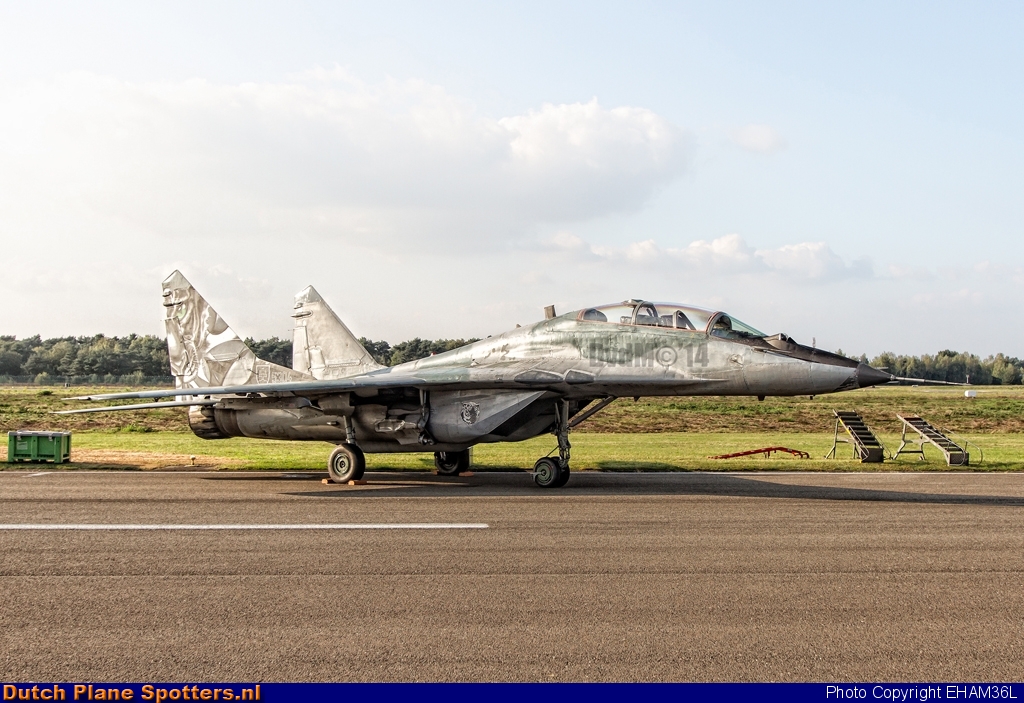 5304 Mikoyan-Gurevich MiG-29 MIL - Slovakian Air Force by EHAM36L