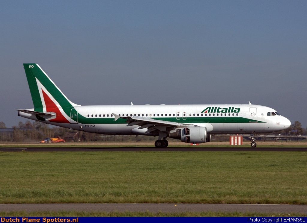 I-BIKO Airbus A320 Alitalia by EHAM36L
