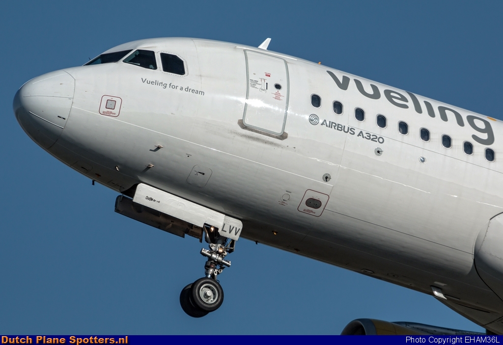 EC-LVV Airbus A320 Vueling.com by EHAM36L