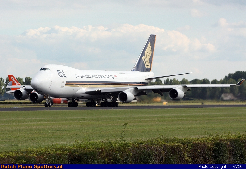 9V-SFD Boeing 747-400 Singapore Airlines Cargo by EHAM36L