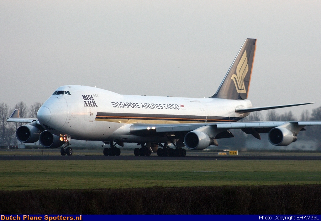 9V-SFF Boeing 747-400 Singapore Airlines Cargo by EHAM36L