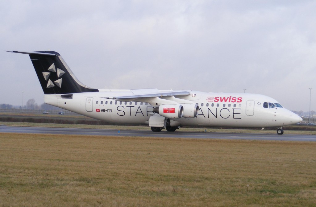 HB-IYV BAe 146 Swiss International Air Lines by Jeroen