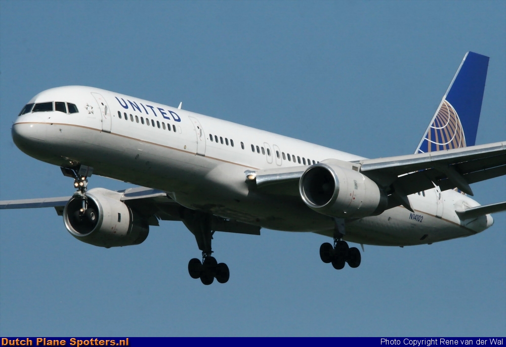 N14102 Boeing 757-200 United Airlines by Rene van der Wal