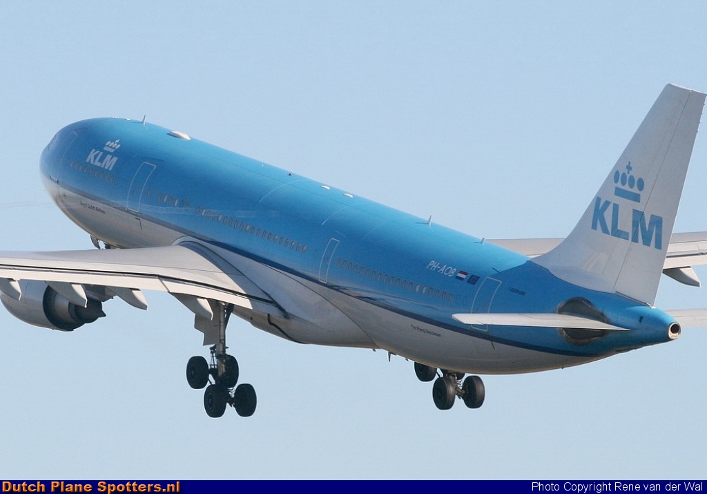 PH-AOB Airbus A330-200 KLM Royal Dutch Airlines by Rene van der Wal
