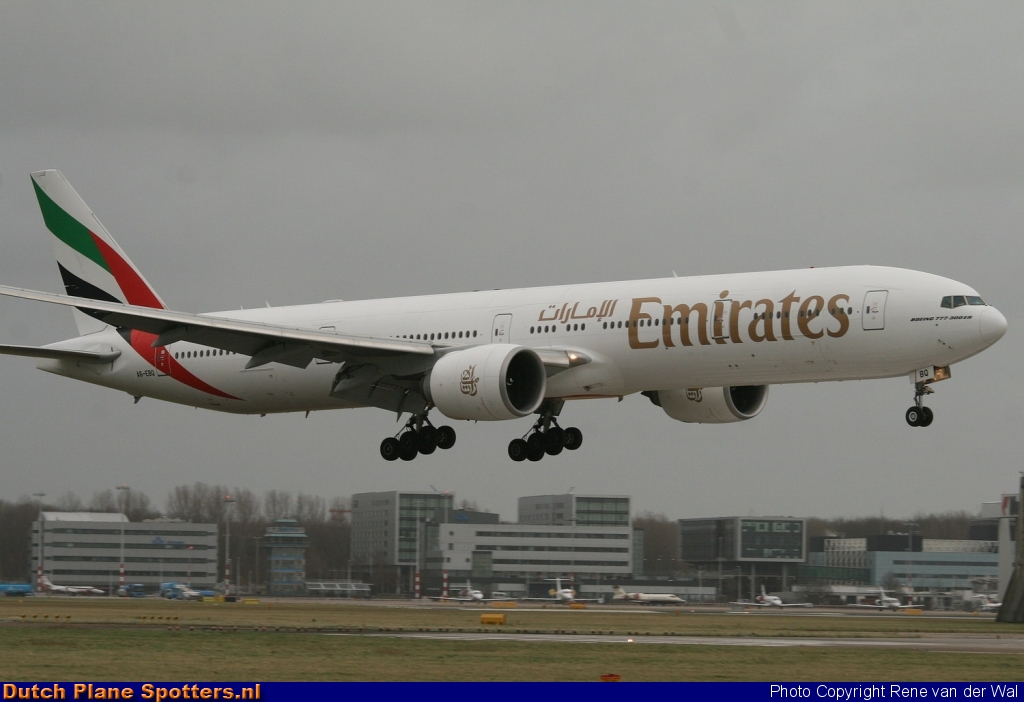 A6-EBQ Boeing 777-300 Emirates by Rene van der Wal