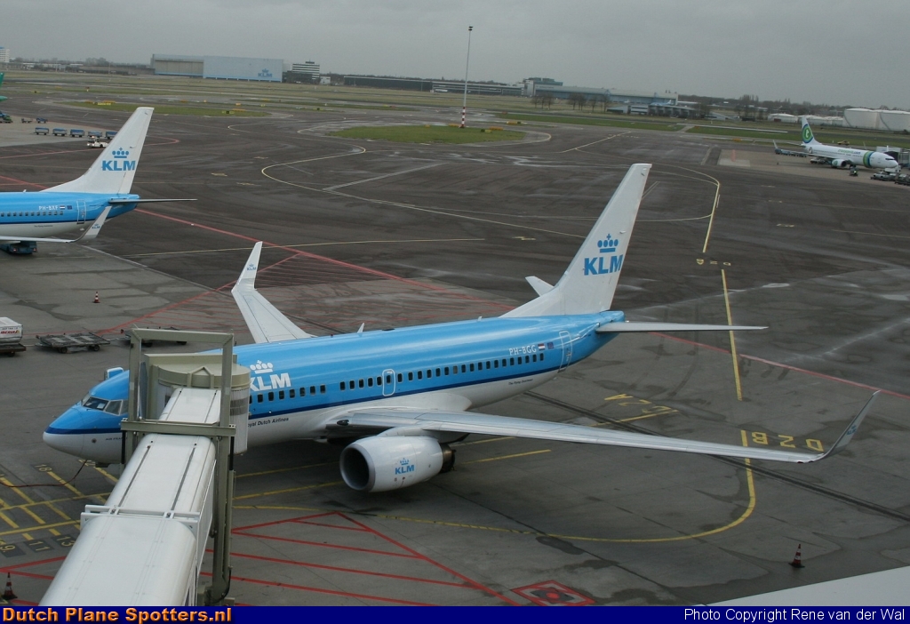 PH-BGG Boeing 737-700 KLM Royal Dutch Airlines by Rene van der Wal