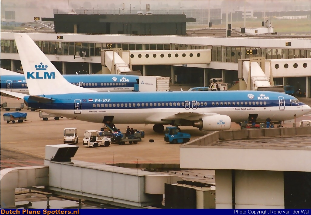 PH-BXH Boeing 737-800 KLM Royal Dutch Airlines by Rene van der Wal